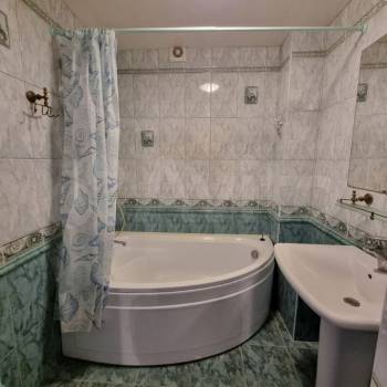Продается Многокомнатная квартира, 109 м²