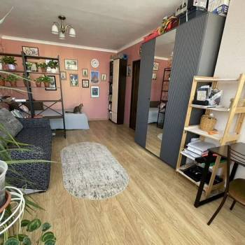 Продается 1-комнатная квартира, 52 м²