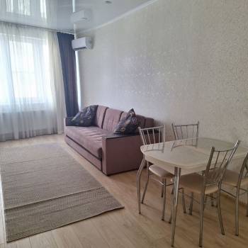 Сдается 1-комнатная квартира, 42 м²