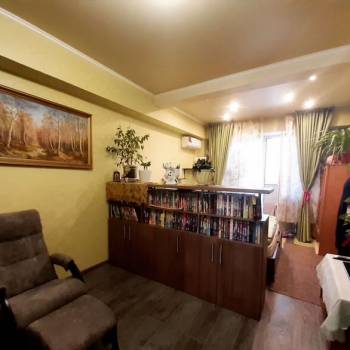 Продается 1-комнатная квартира, 40 м²