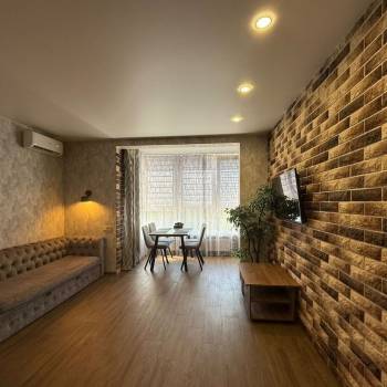 Сдается 1-комнатная квартира, 53 м²