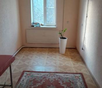 Продается Многокомнатная квартира, 76,9 м²
