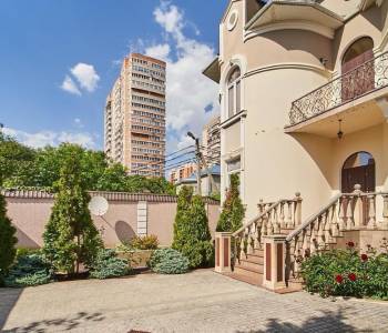 Продается Дом, 600 м²