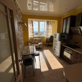 Сдается 1-комнатная квартира, 42 м²
