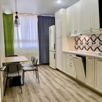 Продается 1-комнатная квартира, 43 м²