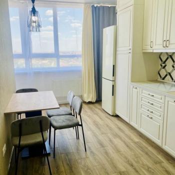 Продается 1-комнатная квартира, 43 м²