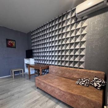 Продается 1-комнатная квартира, 28,4 м²