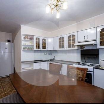 Продается Многокомнатная квартира, 106 м²