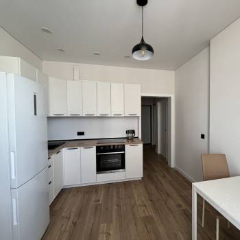 Продается 1-комнатная квартира, 46 м²