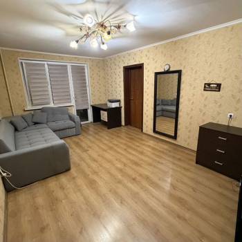 Продается Многокомнатная квартира, 74,2 м²