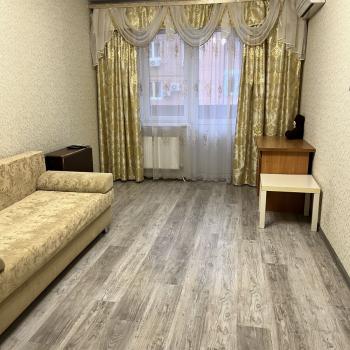 Продается 1-комнатная квартира, 40 м²