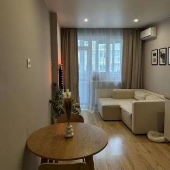 Продается 1-комнатная квартира, 44 м²