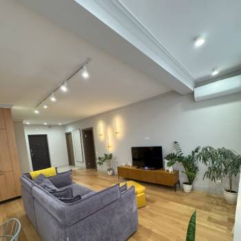 Продается 1-комнатная квартира, 69,5 м²