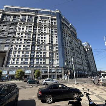 Продается 1-комнатная квартира, 64 м²