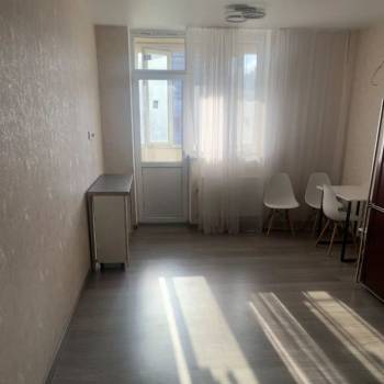 Продается 1-комнатная квартира, 56 м²