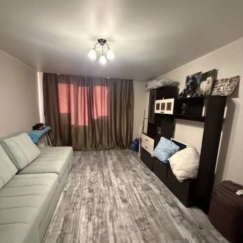 Продается 1-комнатная квартира, 37 м²