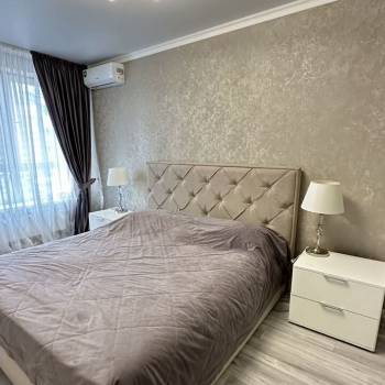 Продается 1-комнатная квартира, 37 м²