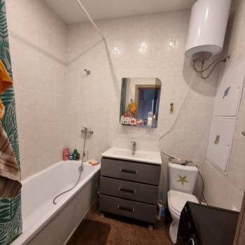 Продается 1-комнатная квартира, 40,6 м²