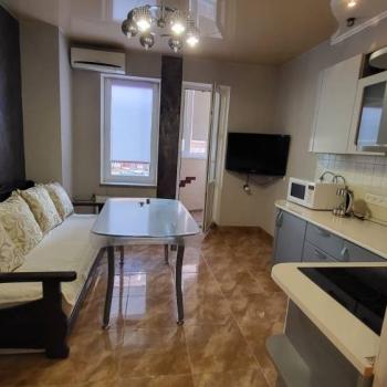 Продается 1-комнатная квартира, 53 м²