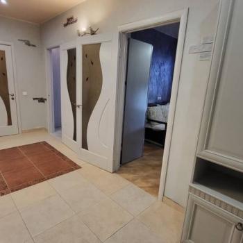 Продается 1-комнатная квартира, 53 м²