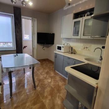 Продается 1-комнатная квартира, 53 м²