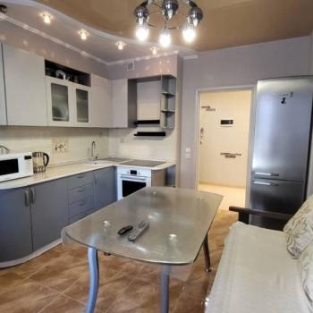 Продается 1-комнатная квартира, 53 м²