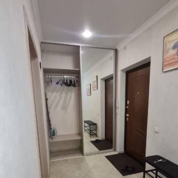 Сдается 1-комнатная квартира, 51 м²