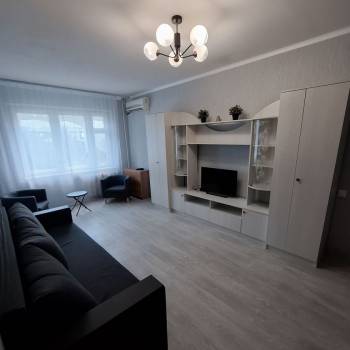 Продается 1-комнатная квартира, 44 м²