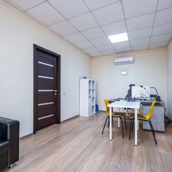 Продается Нежилое помещение, 200 м²