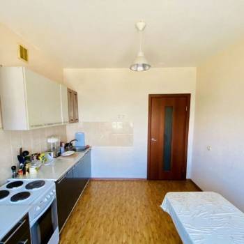 Продается 1-комнатная квартира, 36 м²