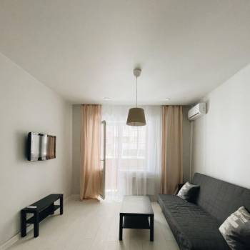 Сдается 1-комнатная квартира, 42 м²