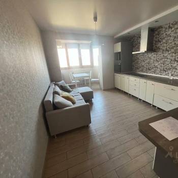 Сдается 2-х комнатная квартира, 78 м²