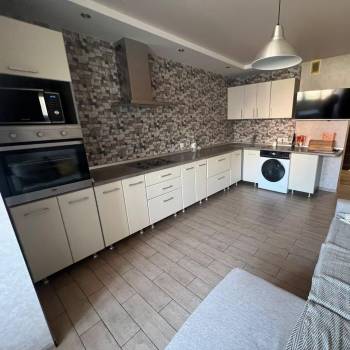 Сдается 2-х комнатная квартира, 78 м²