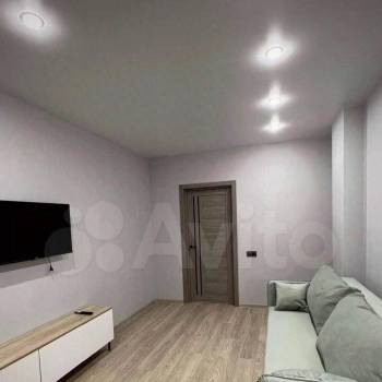 Сдается 1-комнатная квартира, 50,7 м²