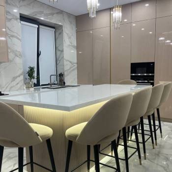 Продается Дом, 303 м²