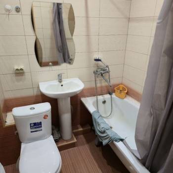 Продается 1-комнатная квартира, 42 м²