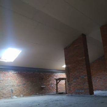 Продается 1-комнатная квартира, 98 м²