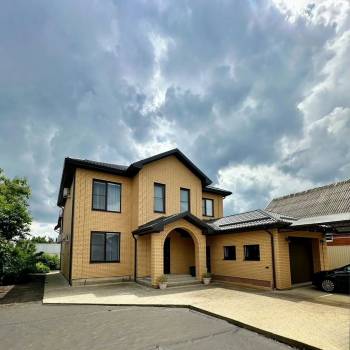 Продается Дом, 242 м²