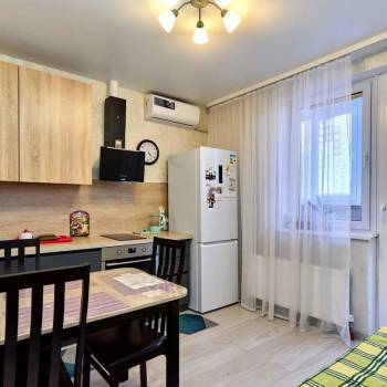 Продается 1-комнатная квартира, 39 м²