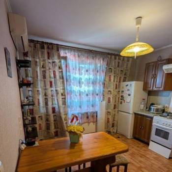 Сдается 1-комнатная квартира, 38 м²