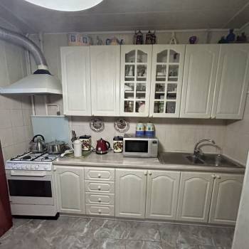 Продается Многокомнатная квартира, 100 м²
