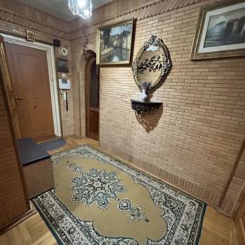 Продается Многокомнатная квартира, 100 м²
