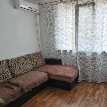 Продается 1-комнатная квартира, 42 м²