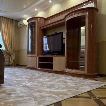 Сдается Многокомнатная квартира, 100 м²