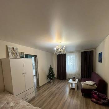 Продается 1-комнатная квартира, 43 м²