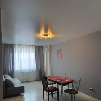 Продается 1-комнатная квартира, 42 м²