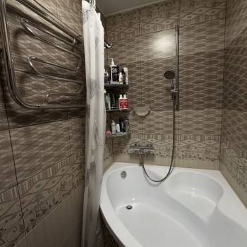 Продается Многокомнатная квартира, 74,4 м²