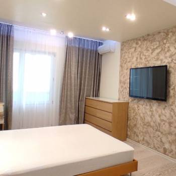 Сдается 2-х комнатная квартира, 80 м²