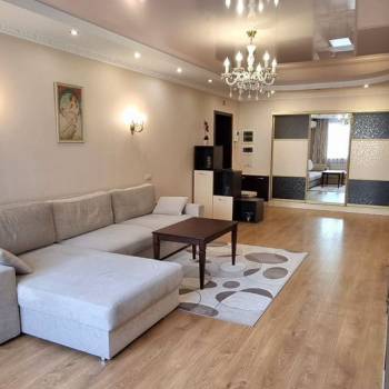Сдается 2-х комнатная квартира, 88 м²