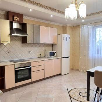 Сдается 2-х комнатная квартира, 88 м²